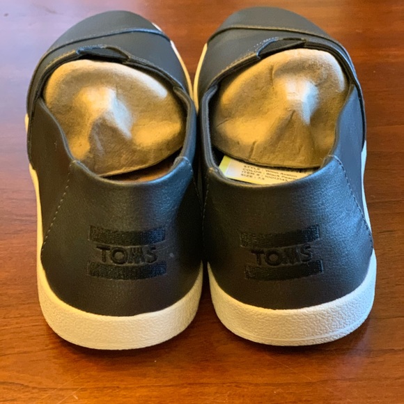 Brand New Toms Slip On - Picture 4 of 6